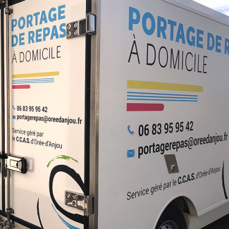 Lettres découpées sur véhicule Nantes (44)