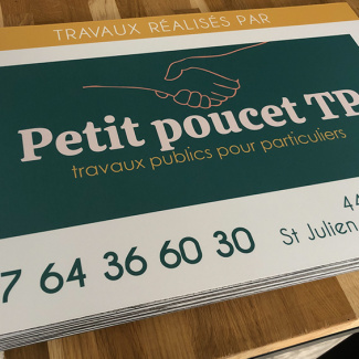 PETIT POUCET TP (49) panneau de chantier "travaux réalisés par"